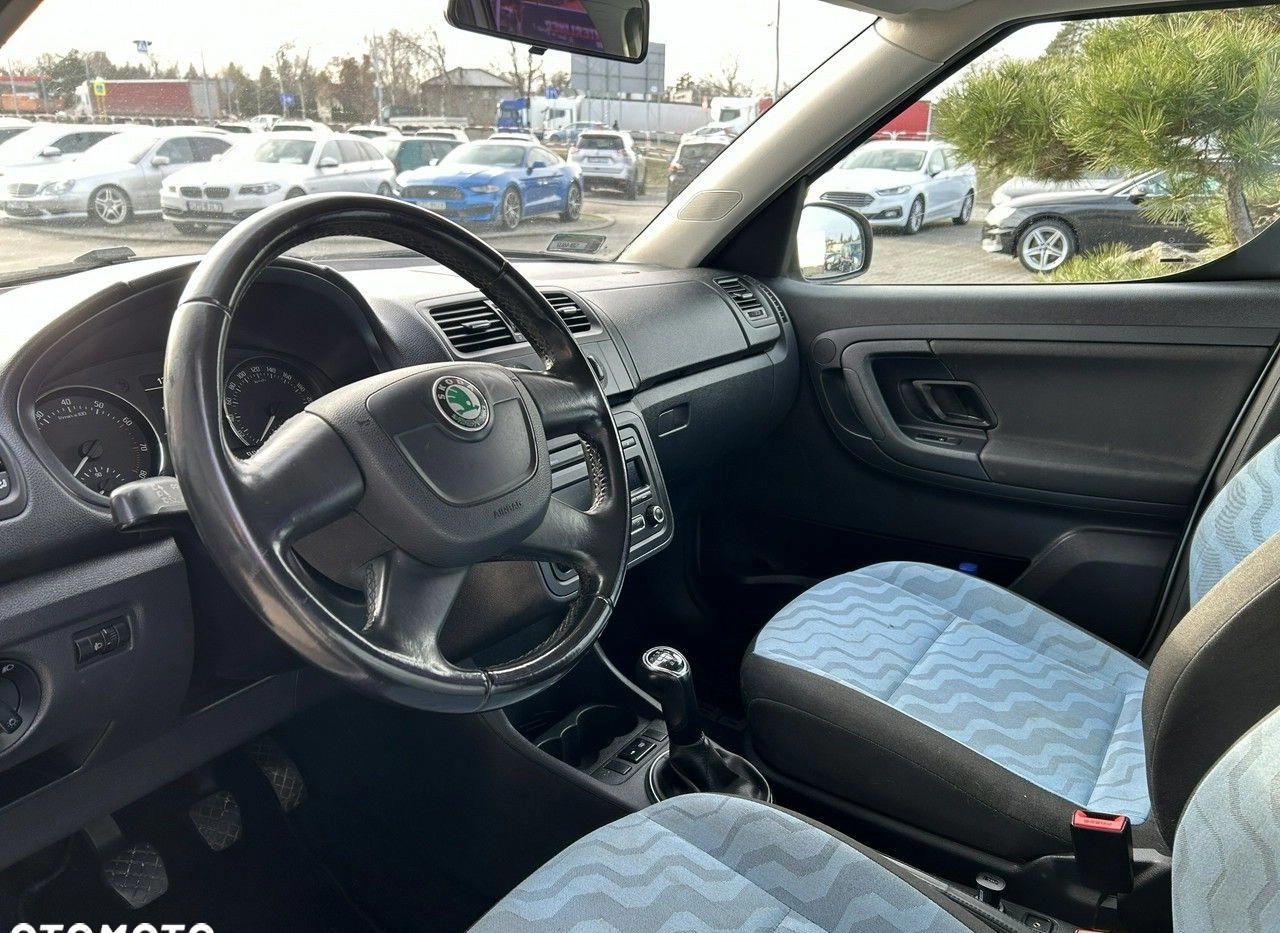 Skoda Roomster cena 24900 przebieg: 74000, rok produkcji 2011 z Ożarów Mazowiecki małe 106